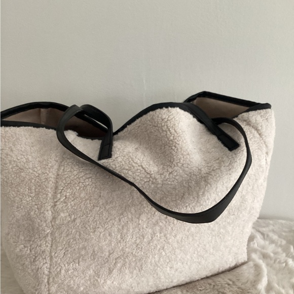 Brand new cozy teddy tote bag - Picture 4 of 15
